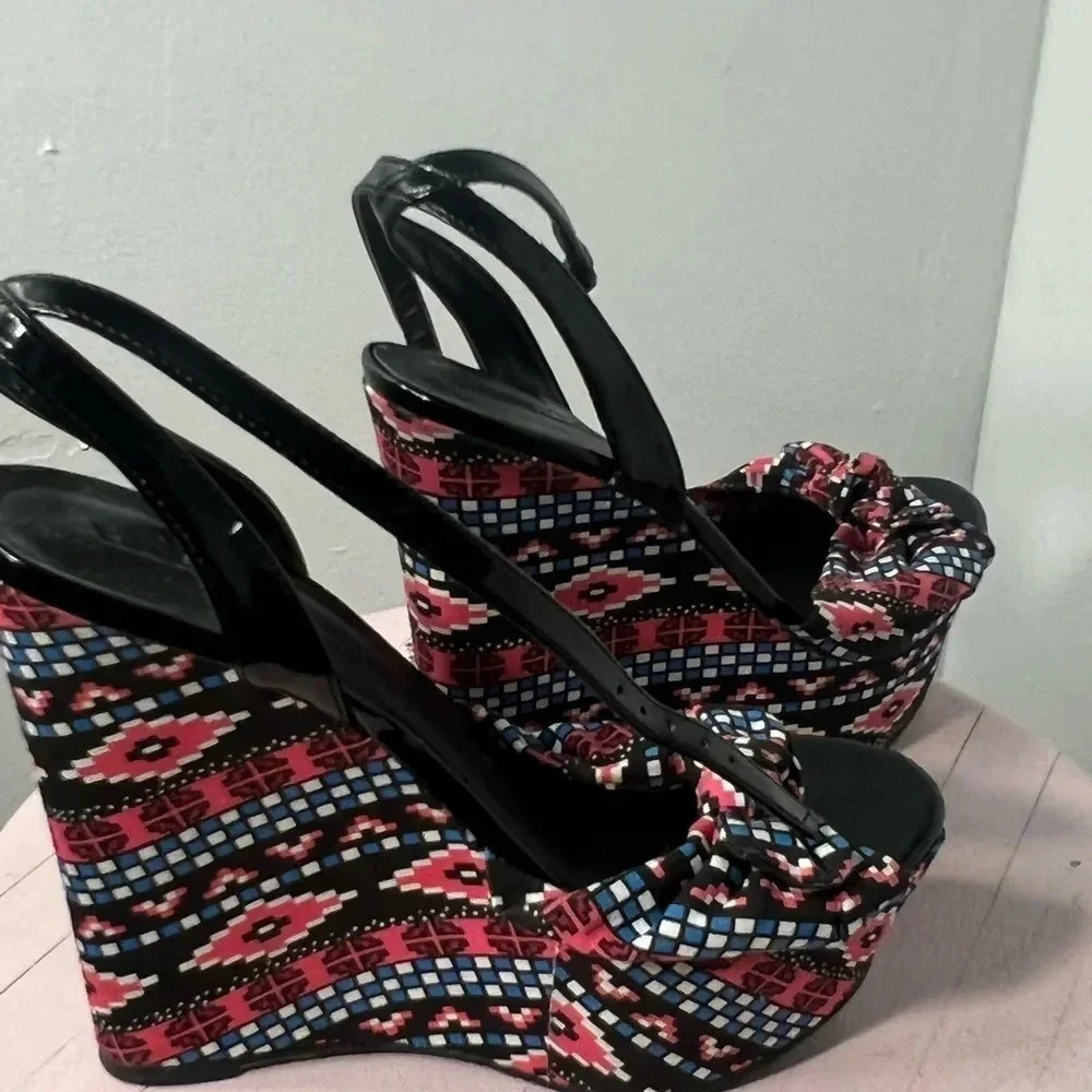 Forever‎ 21,  6” wedge multi color block print  shoes 7 w/ankle strap tie